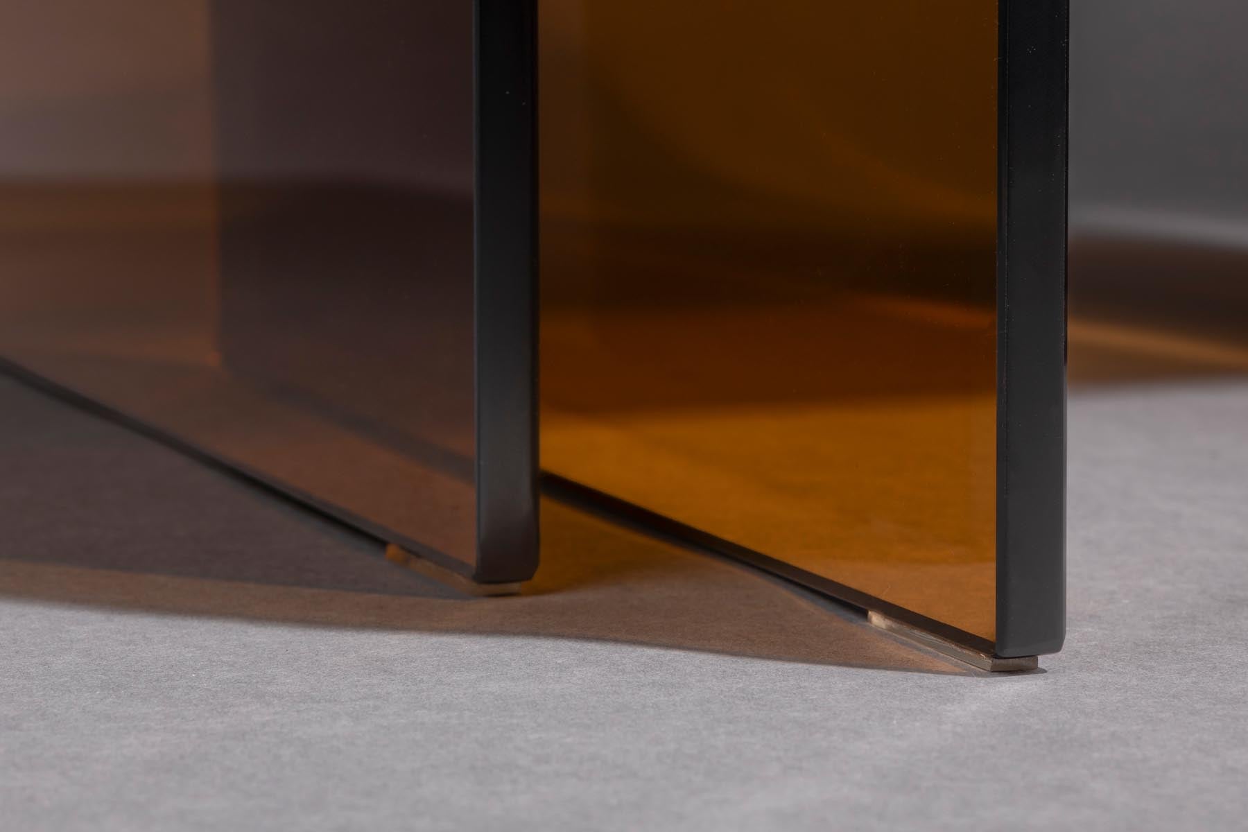 Beistelltisch Vetro Set of 2 in Brown präsentiert im Onlineshop von KAQTU Design AG. Beistelltisch ist von Dutchbone