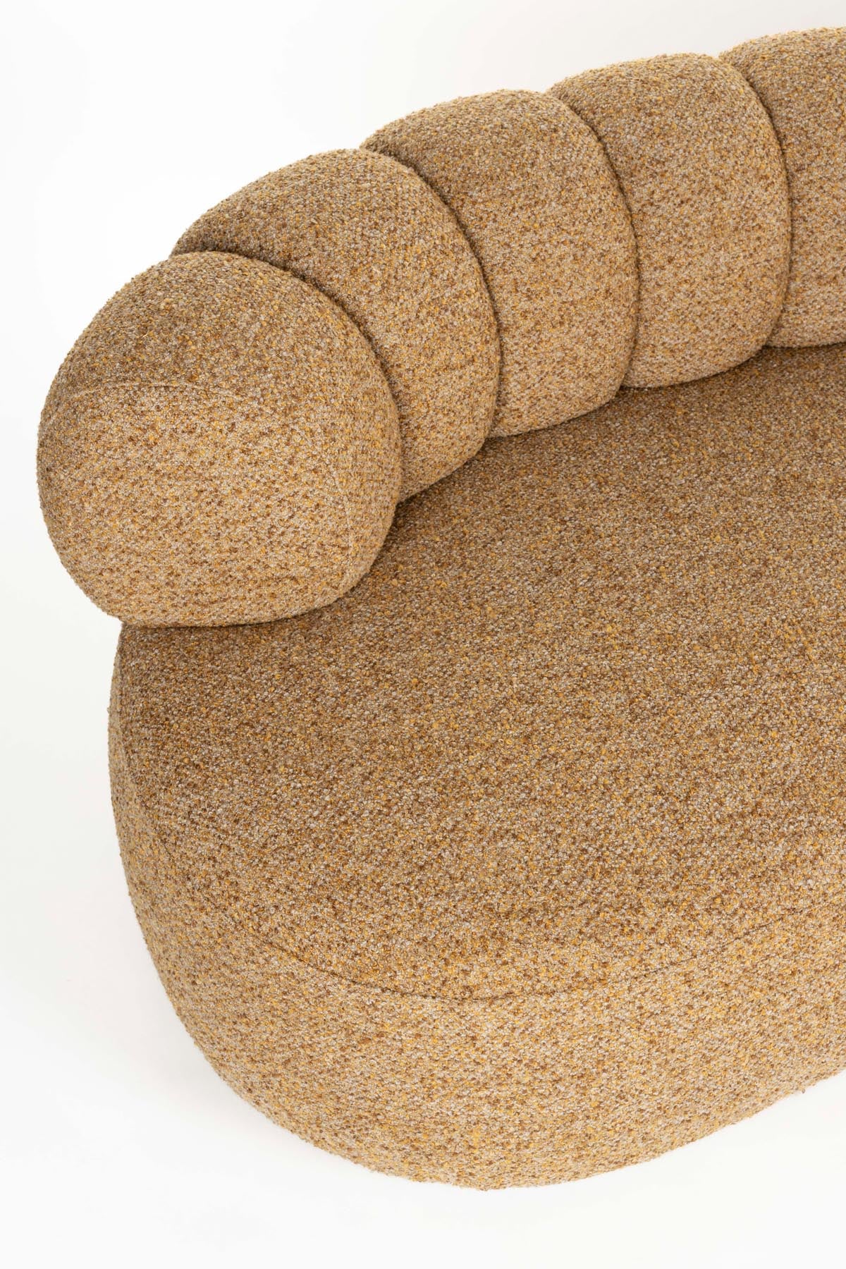 Sofa Duvane 4,5-Sitzer in Braun präsentiert im Onlineshop von KAQTU Design AG. 4er Sofa ist von Dutchbone