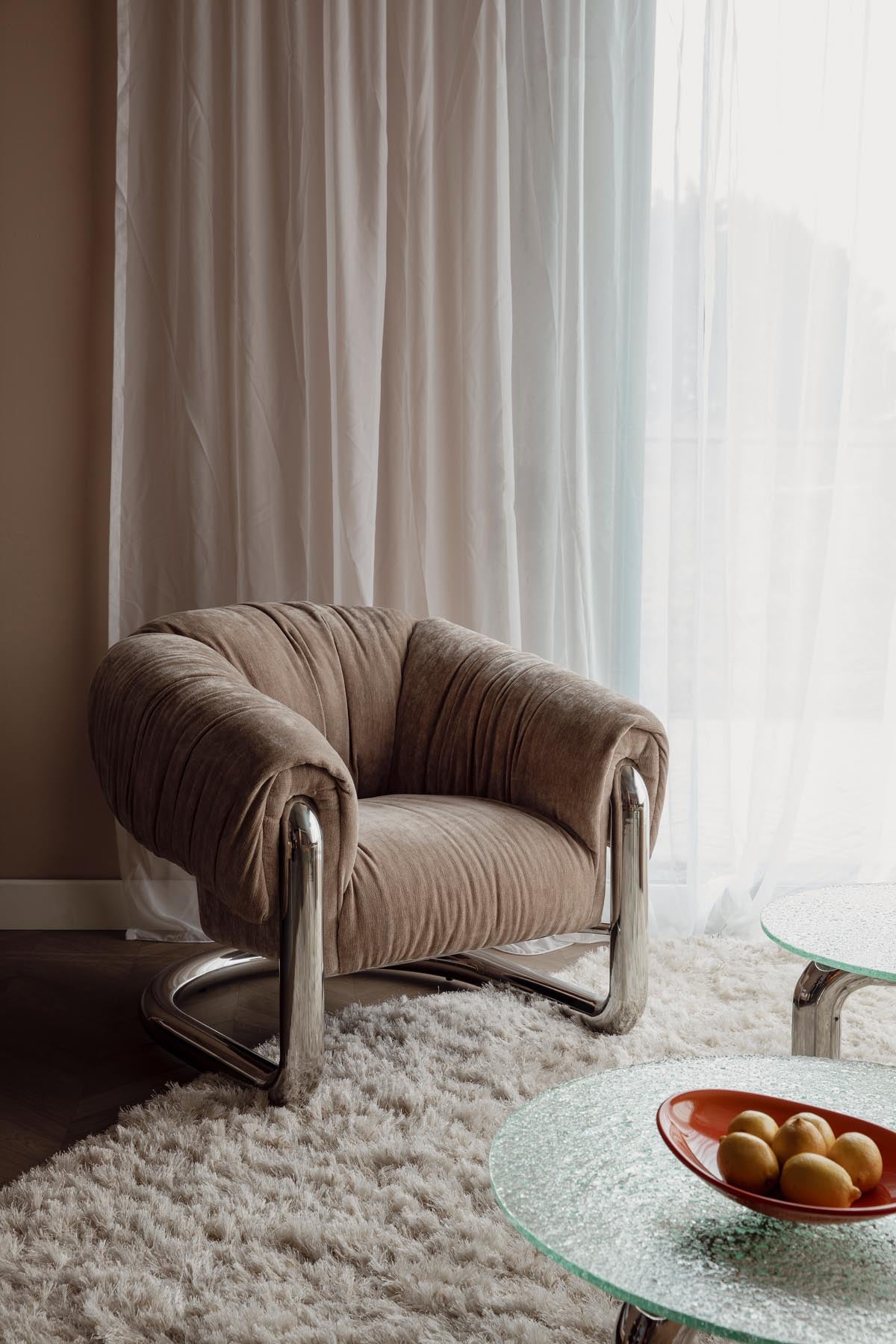 Sessel Marly in Silber präsentiert im Onlineshop von KAQTU Design AG. Sessel ist von Dutchbone