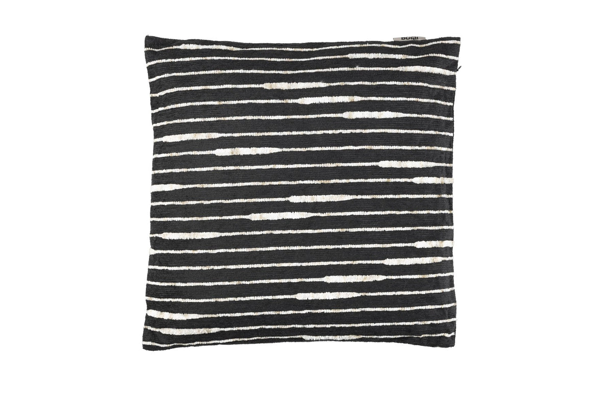 Quadratisches schwarzes Kissen mit unregelmässigen Plüschlinien, Kissenhülle aus Polyester, Baumwollfüllung, Grösse 45x45x10 cm.