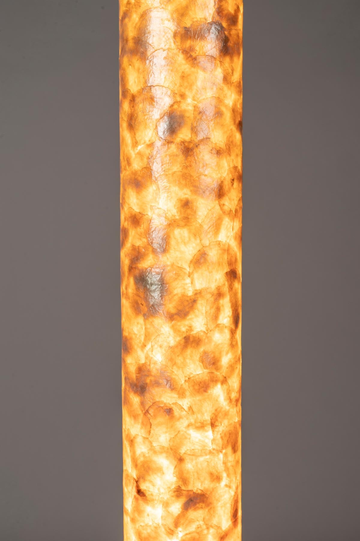 Stehlampe Beam in Beige präsentiert im Onlineshop von KAQTU Design AG. Stehleuchte ist von Dutchbone