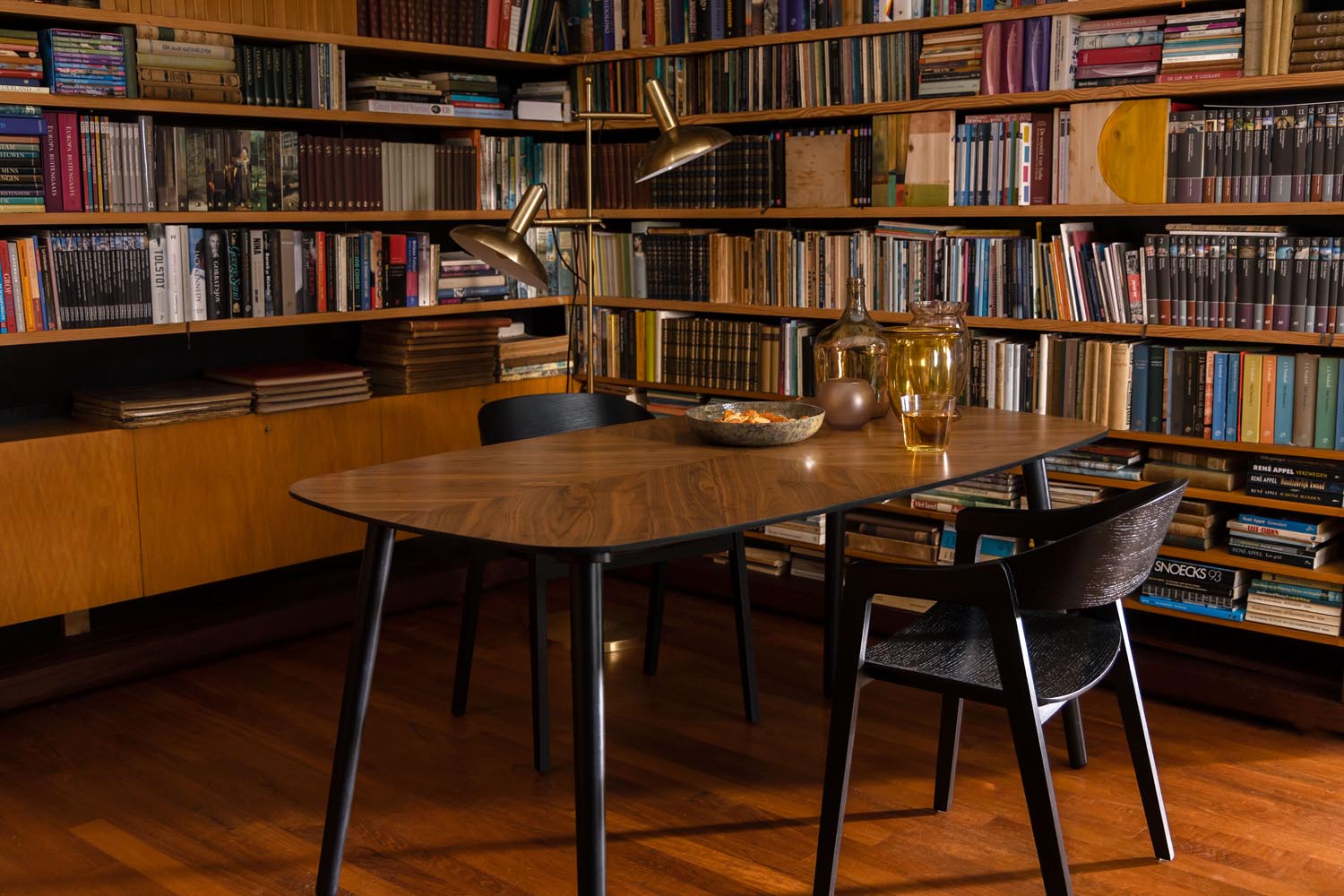 Der Stuhl Westlake von Dutchbone vereint skandinavisches Design mit höchstem Sitzkomfort und verleiht jedem Raum eine stilvolle Note.