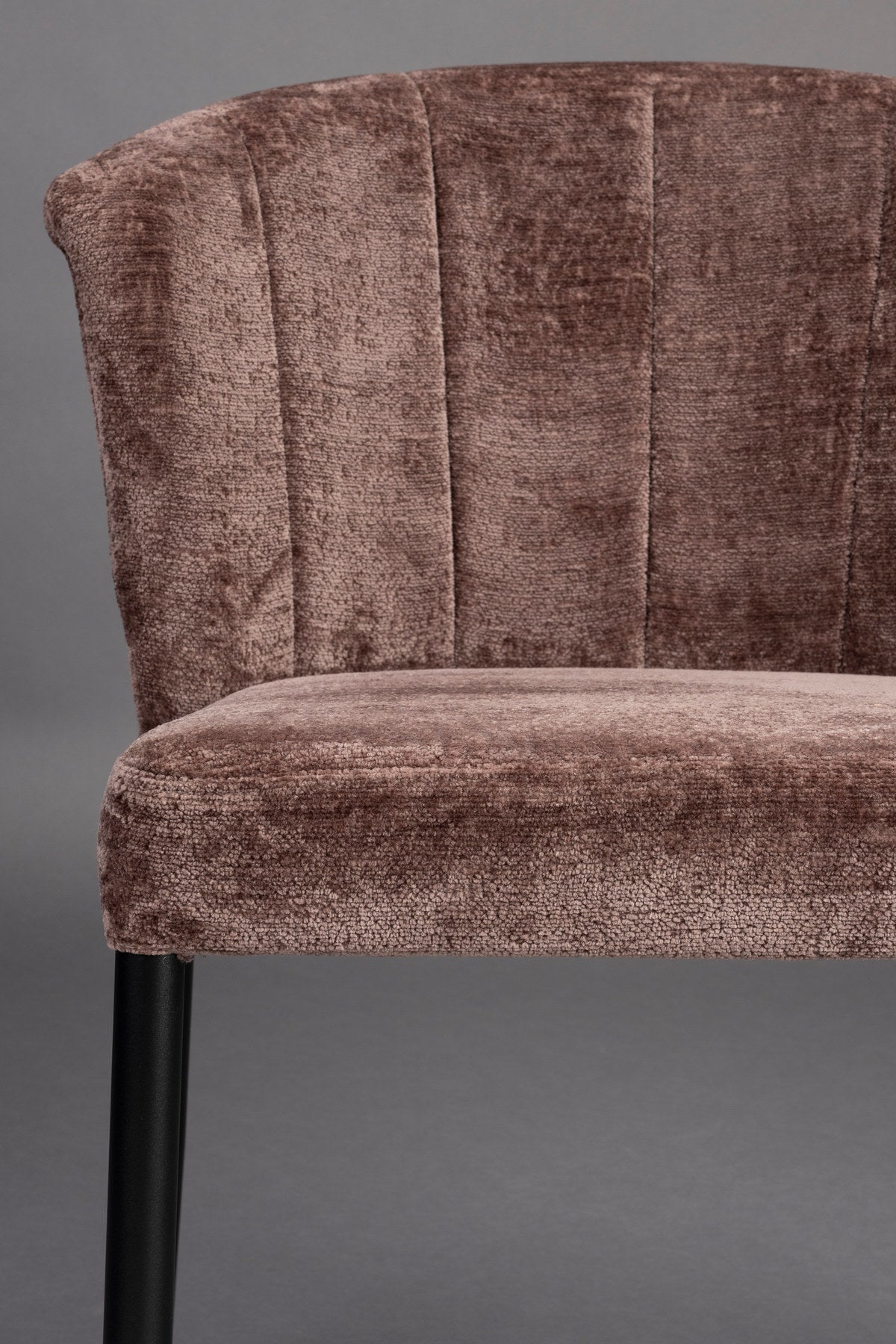 Stuhl Georgia Lila in Lila präsentiert im Onlineshop von KAQTU Design AG. Stuhl ist von Dutchbone