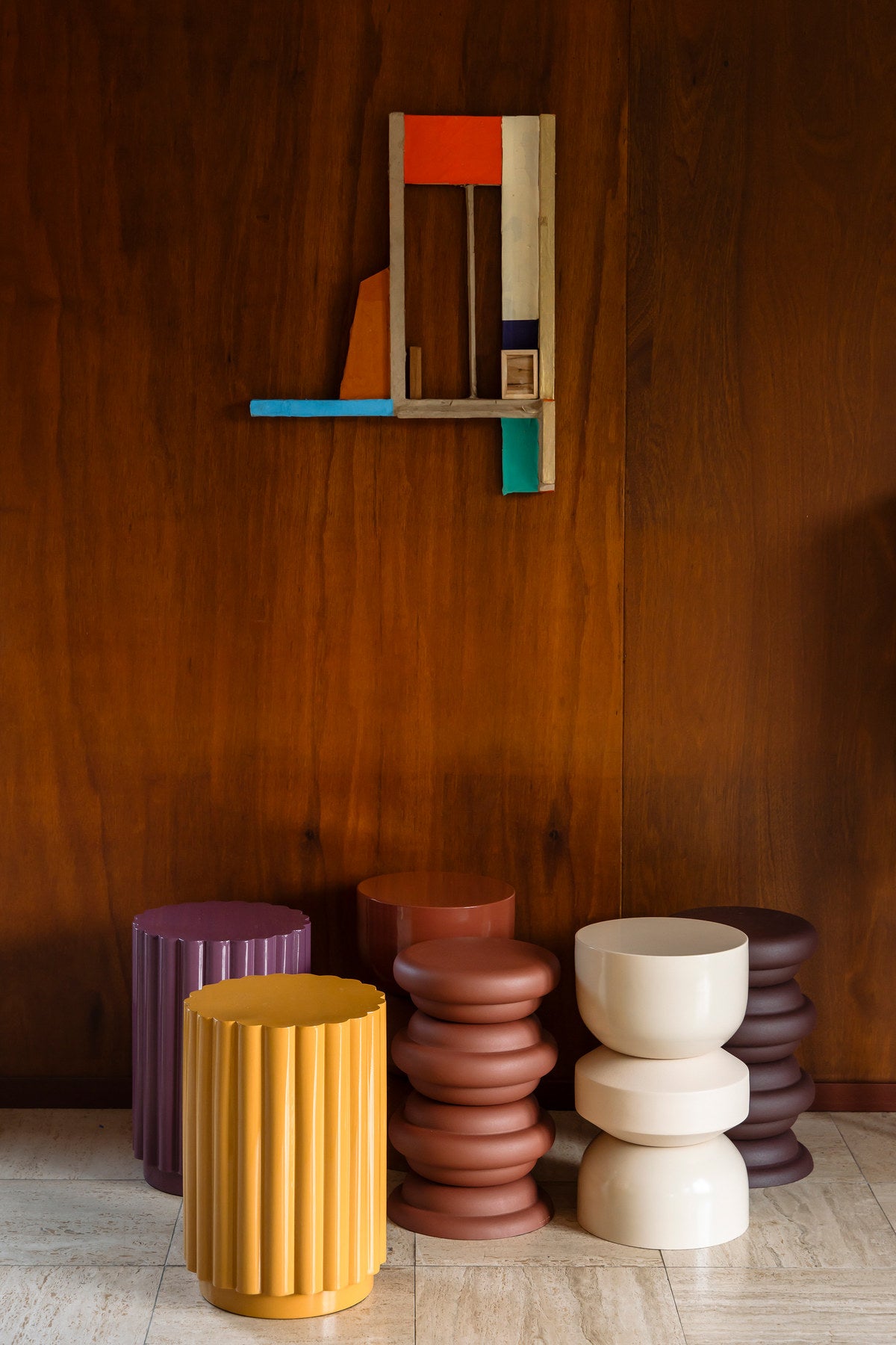 Hocker Apollo Beige in Rot präsentiert im Onlineshop von KAQTU Design AG. Hocker ist von Dutchbone