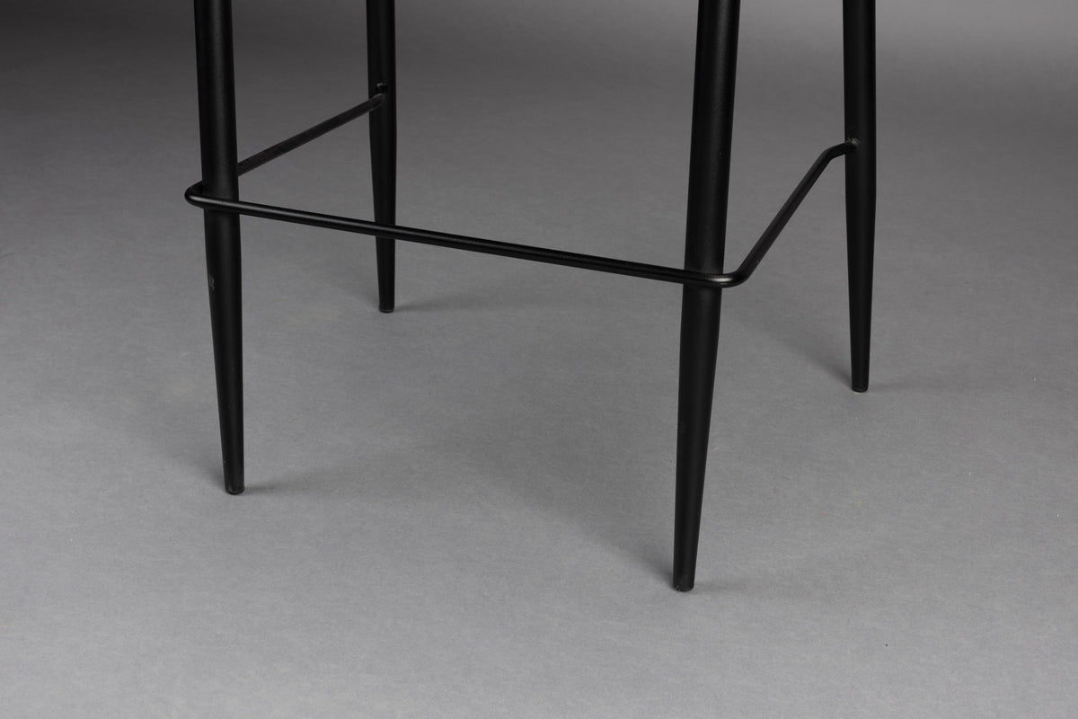 Barhocker Georgia Lila in Lila präsentiert im Onlineshop von KAQTU Design AG. Barstuhl ist von Dutchbone