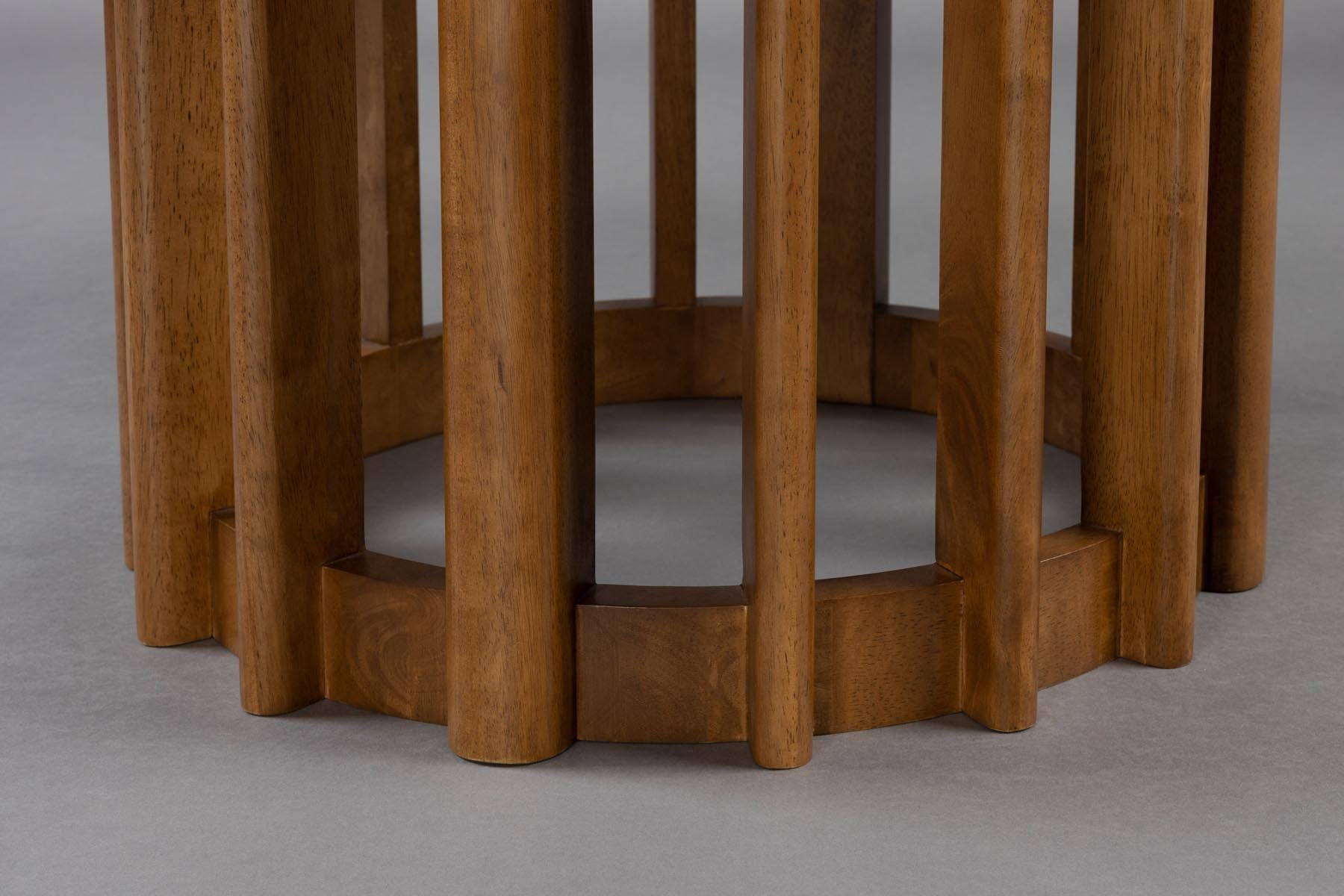 Tisch Barlet in Walnuss präsentiert im Onlineshop von KAQTU Design AG. Esstisch ist von Dutchbone