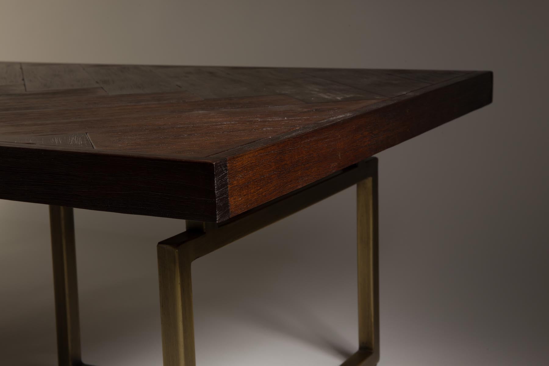 Beistelltisch Class in Braun/Messing präsentiert im Onlineshop von KAQTU Design AG. Beistelltisch ist von Dutchbone