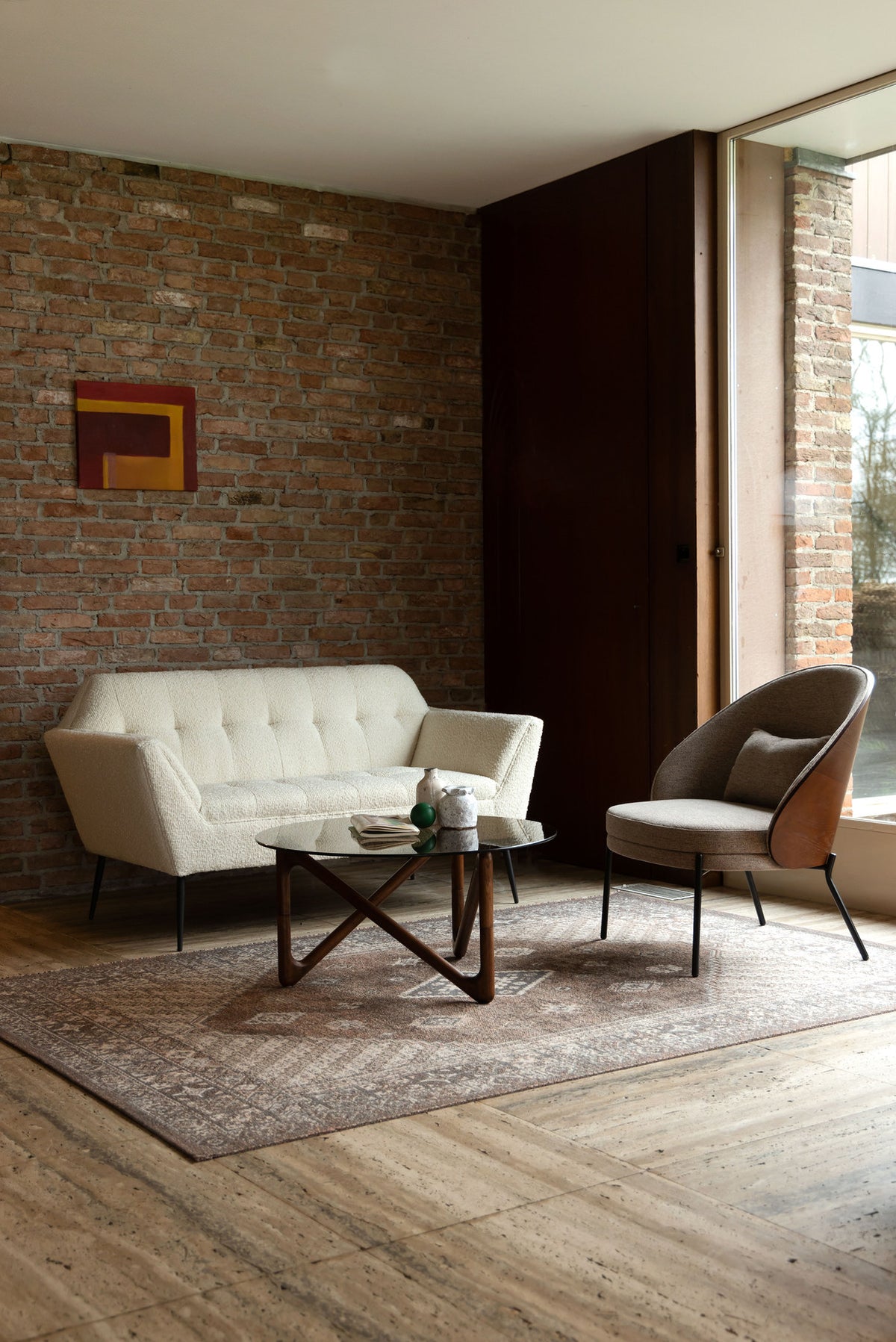Kaffeetisch Naia in Dunkelgrau / Walnuss präsentiert im Onlineshop von KAQTU Design AG. Couchtisch ist von Dutchbone