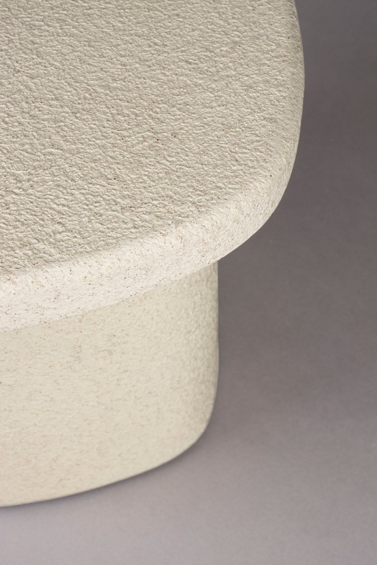 Beistelltisch Veda High in Beige präsentiert im Onlineshop von KAQTU Design AG. Beistelltisch ist von Dutchbone