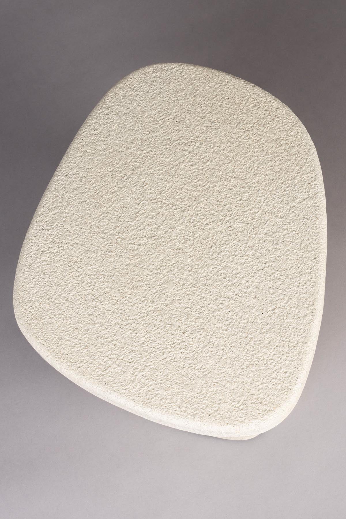 Beistelltisch Veda Low in Beige präsentiert im Onlineshop von KAQTU Design AG. Beistelltisch ist von Dutchbone