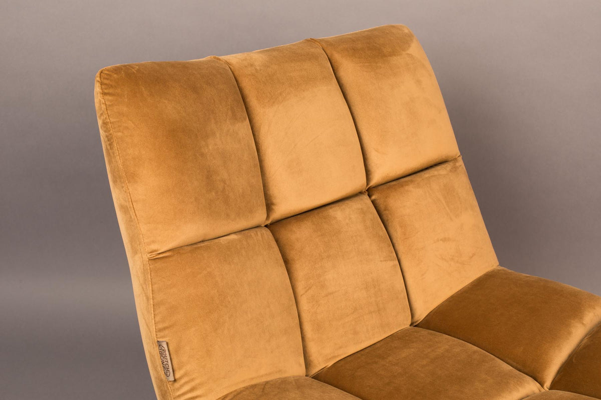 Loungesessel Bar Velvet in Goldbraun präsentiert im Onlineshop von KAQTU Design AG. Sessel ist von Dutchbone