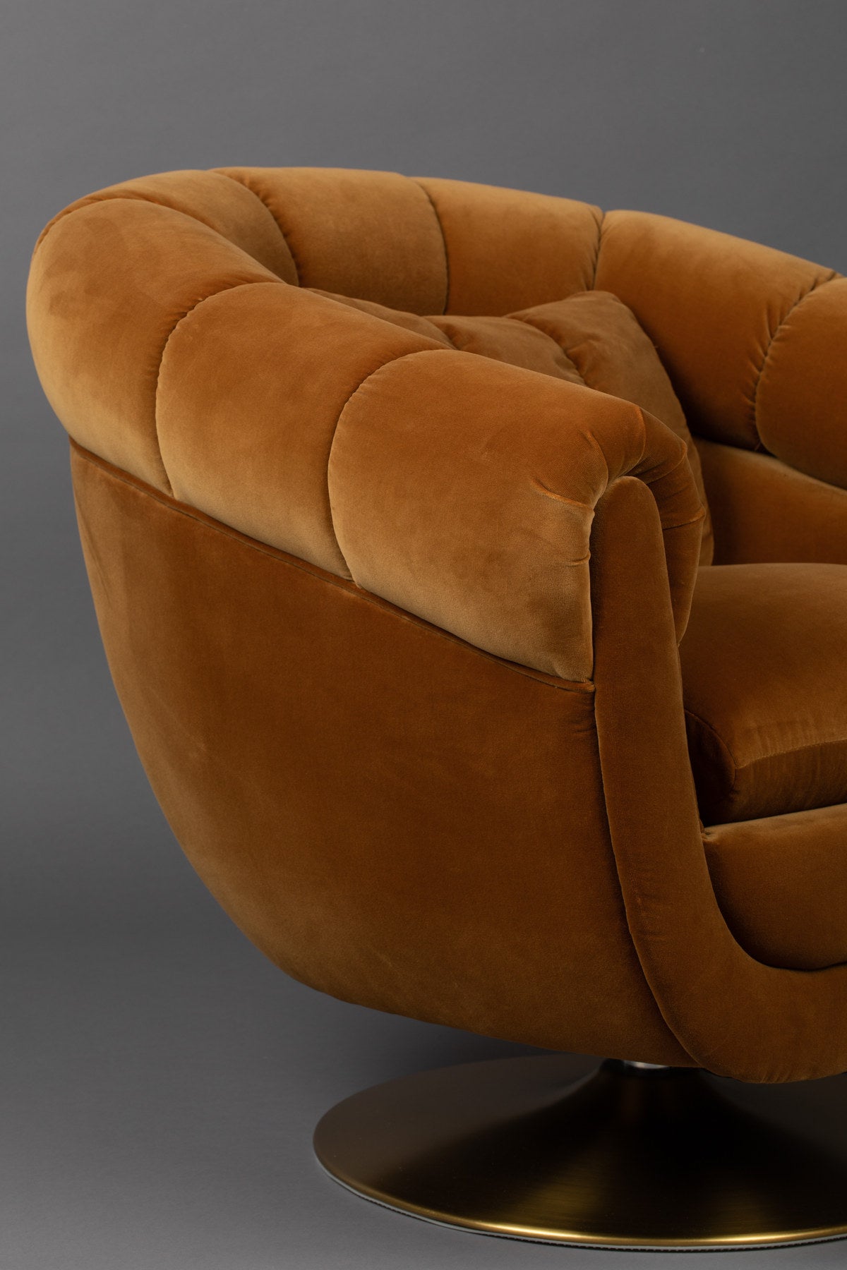 Loungesessel Member in Whiskey präsentiert im Onlineshop von KAQTU Design AG. Sessel ist von Dutchbone