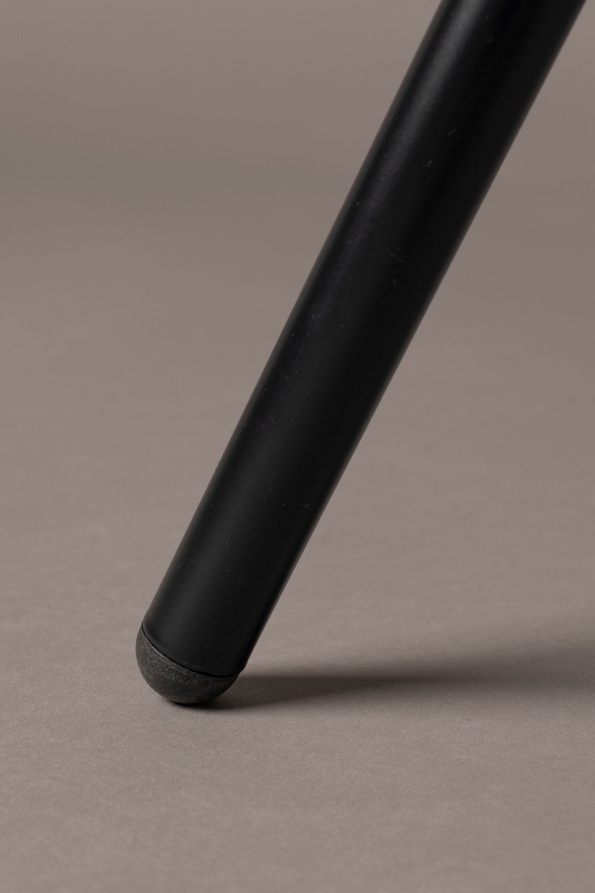 Sessel Rodin in Beige/Braun präsentiert im Onlineshop von KAQTU Design AG. Sessel ist von Dutchbone