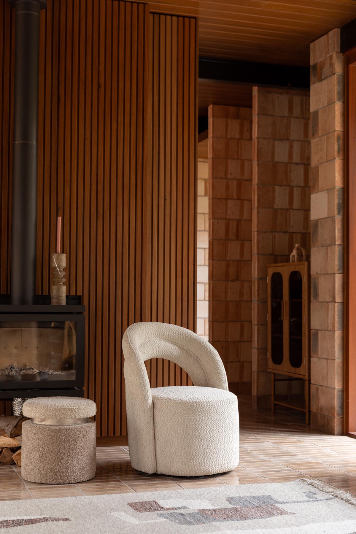 Loungesessel Seina Drehstuhl Beige in Beige präsentiert im Onlineshop von KAQTU Design AG. Drehsessel ist von Dutchbone