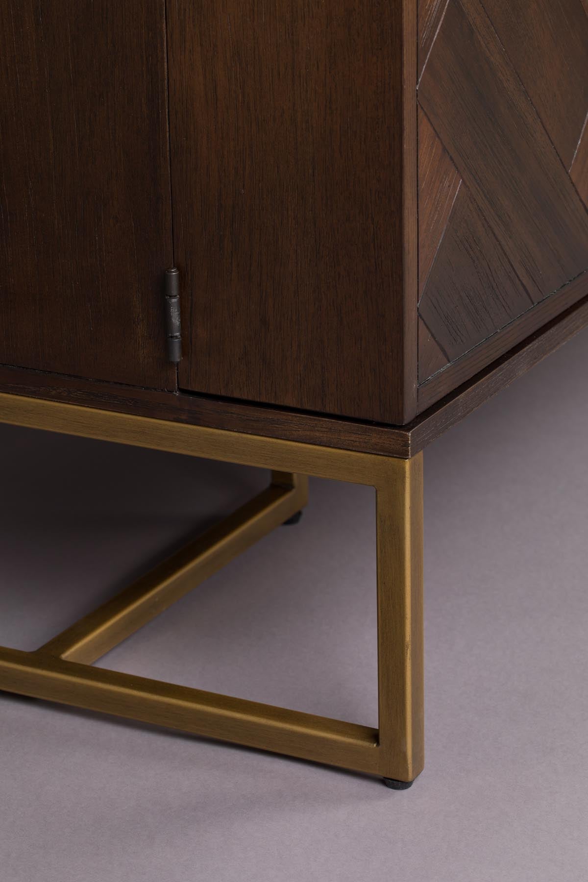 Cabinet Class in Braun präsentiert im Onlineshop von KAQTU Design AG. Cabinet ist von Dutchbone