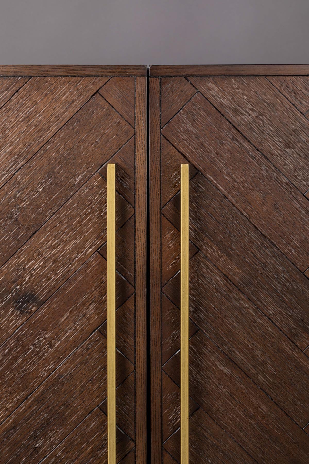Cabinet Class in Braun präsentiert im Onlineshop von KAQTU Design AG. Cabinet ist von Dutchbone