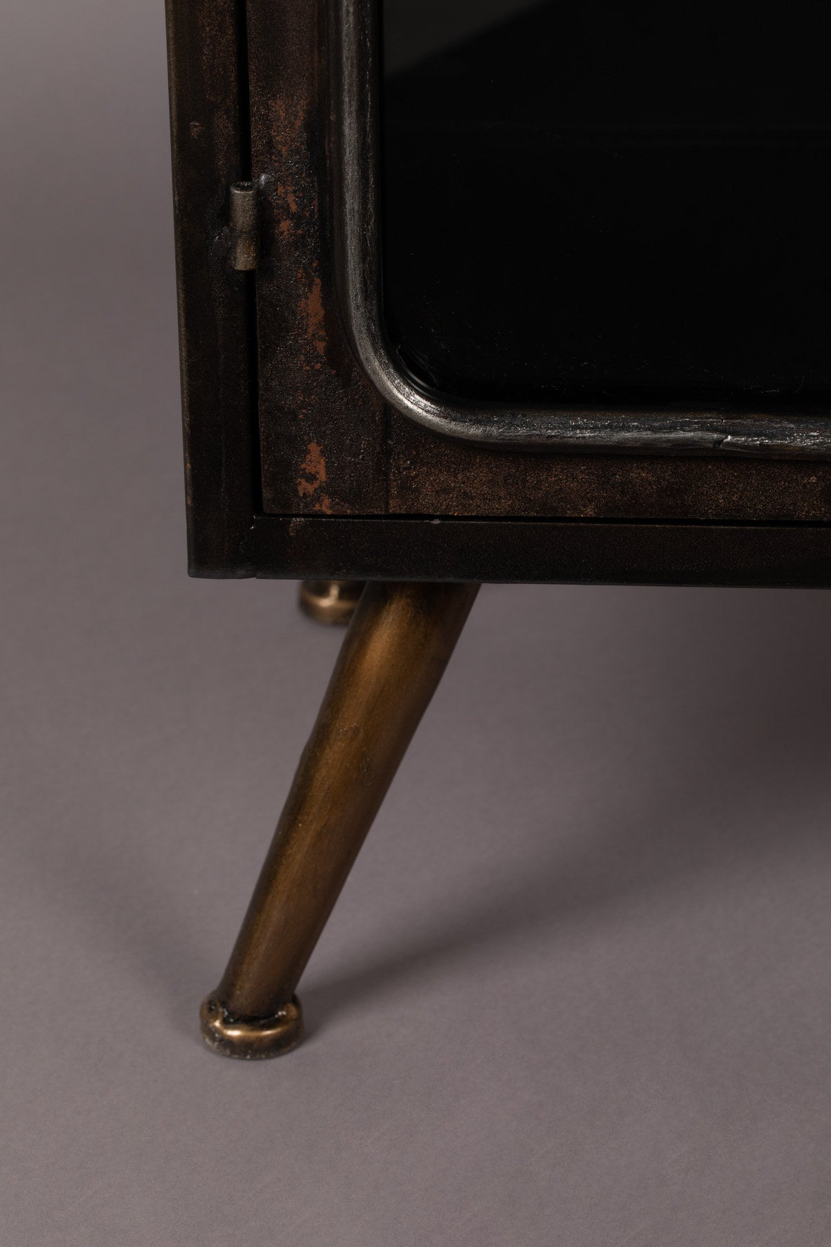 Cabinet Denza in Schwarz präsentiert im Onlineshop von KAQTU Design AG. Cabinet ist von Dutchbone