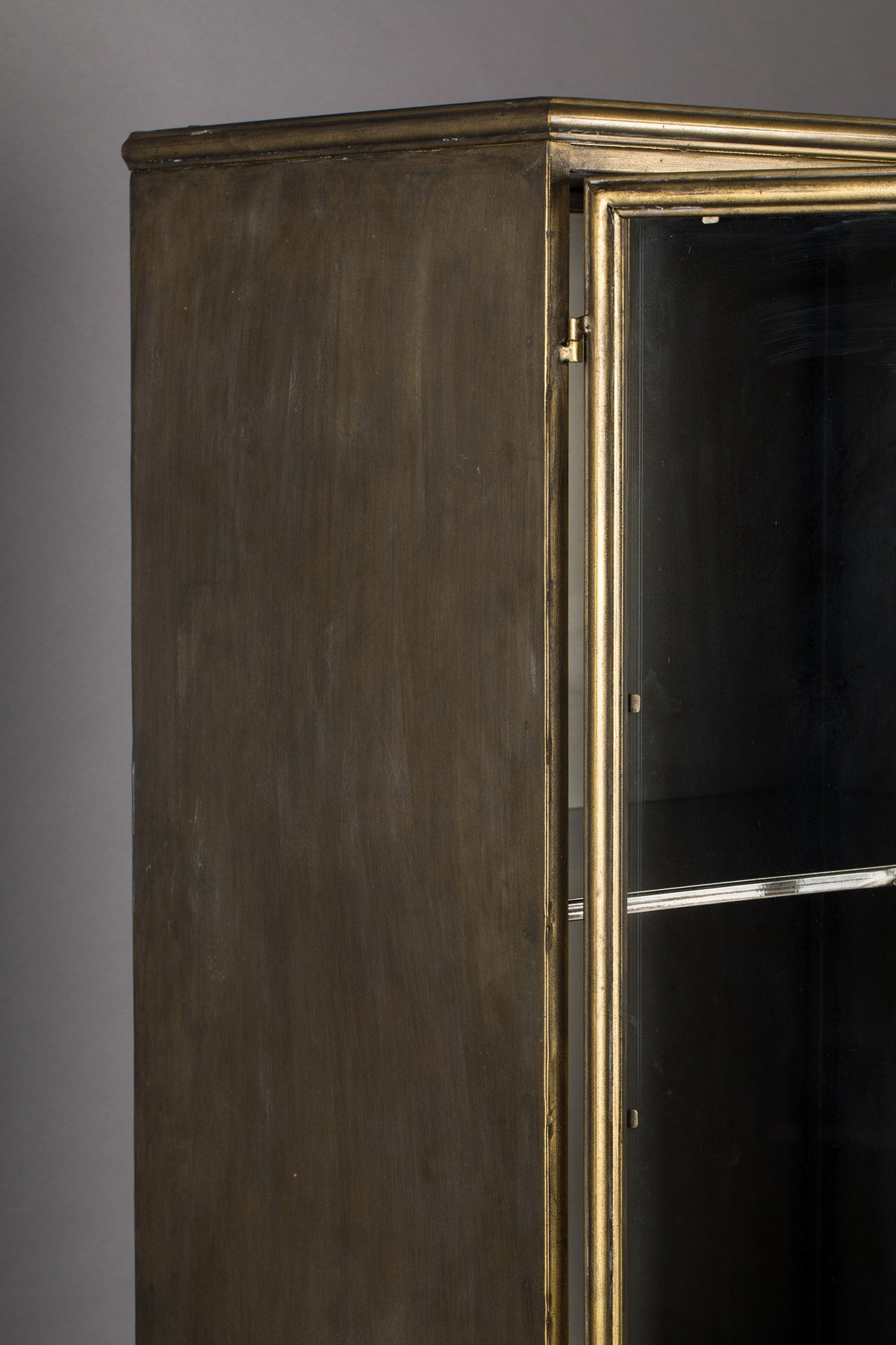 Cabinet Gertlush in Gold präsentiert im Onlineshop von KAQTU Design AG. Cabinet ist von Dutchbone
