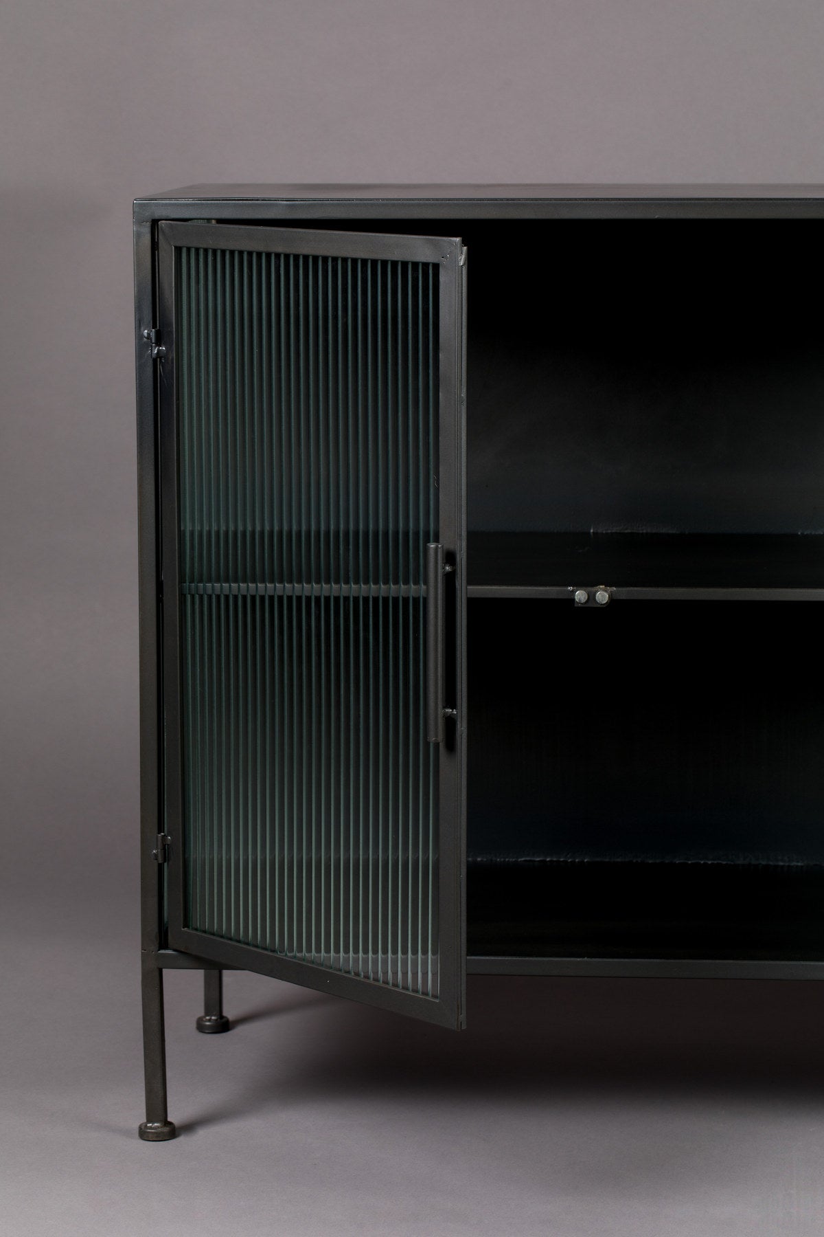 Sideboard Boli in Schwarz präsentiert im Onlineshop von KAQTU Design AG. Sideboard ist von Dutchbone