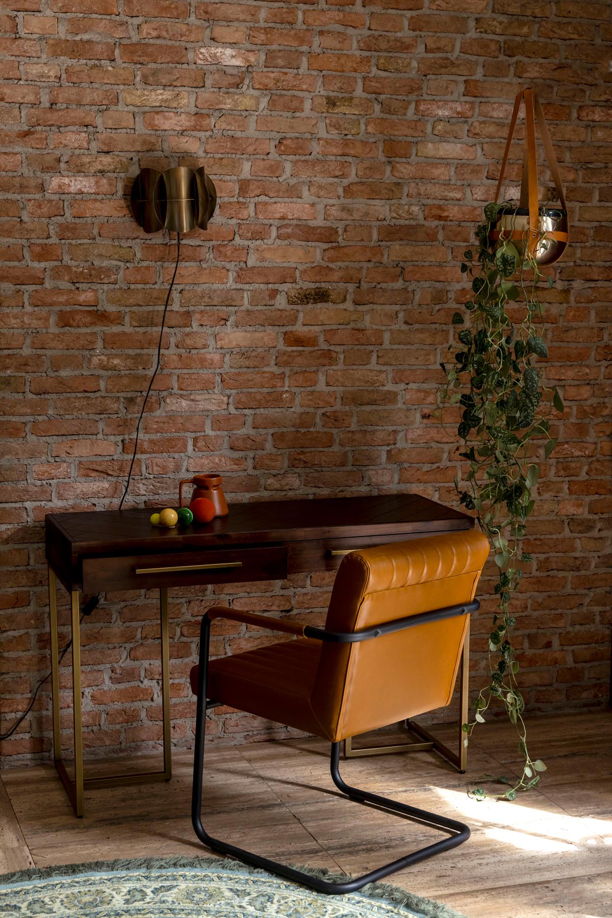 Wandleuchte Corridor in Gold präsentiert im Onlineshop von KAQTU Design AG. Wandleuchte ist von Dutchbone