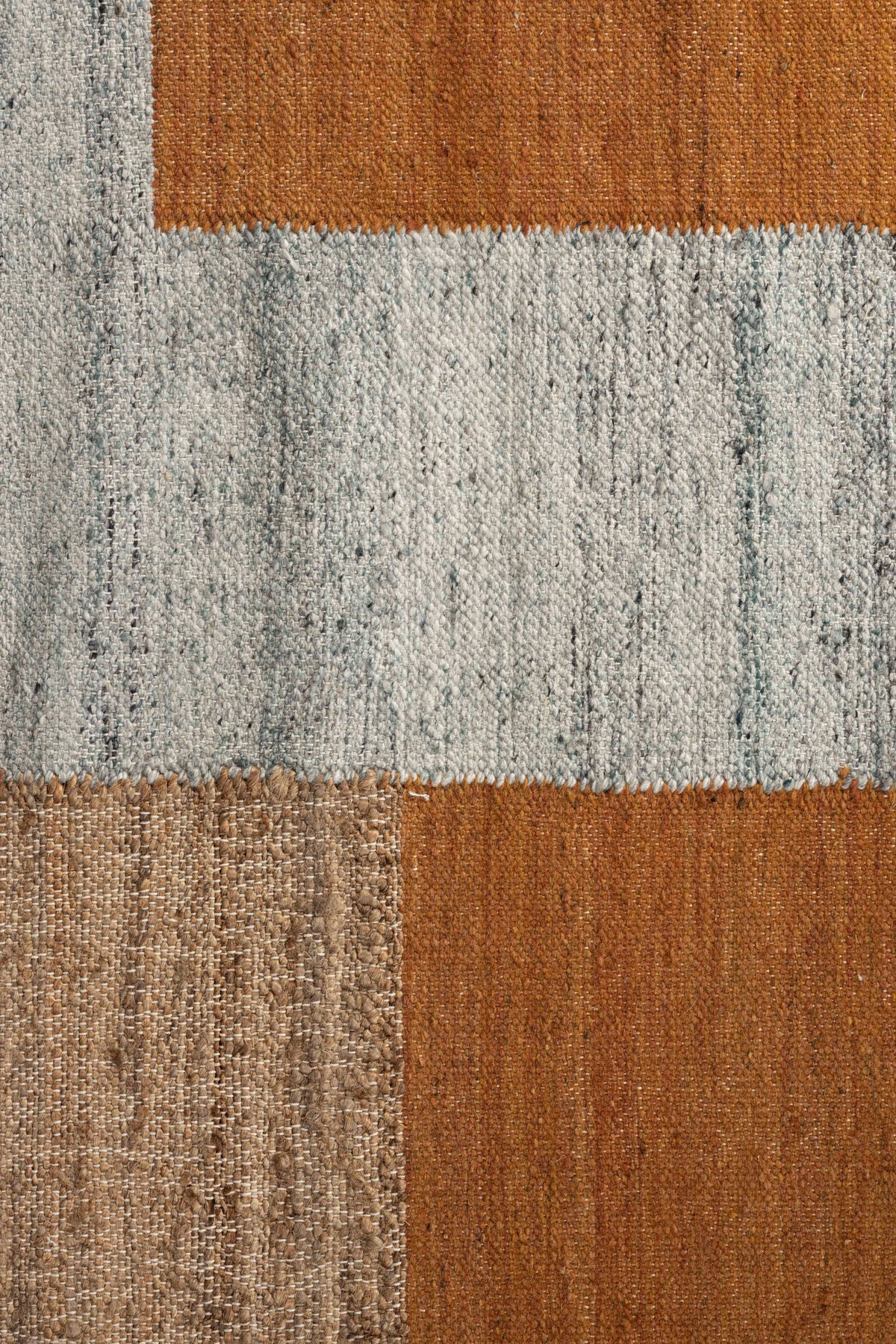 Teppich Pavilion in Grünbraun präsentiert im Onlineshop von KAQTU Design AG. Teppich ist von Dutchbone