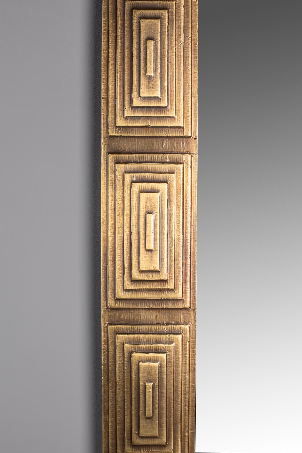 Spiegel Volan in Gold präsentiert im Onlineshop von KAQTU Design AG. Wandspiegel ist von Dutchbone
