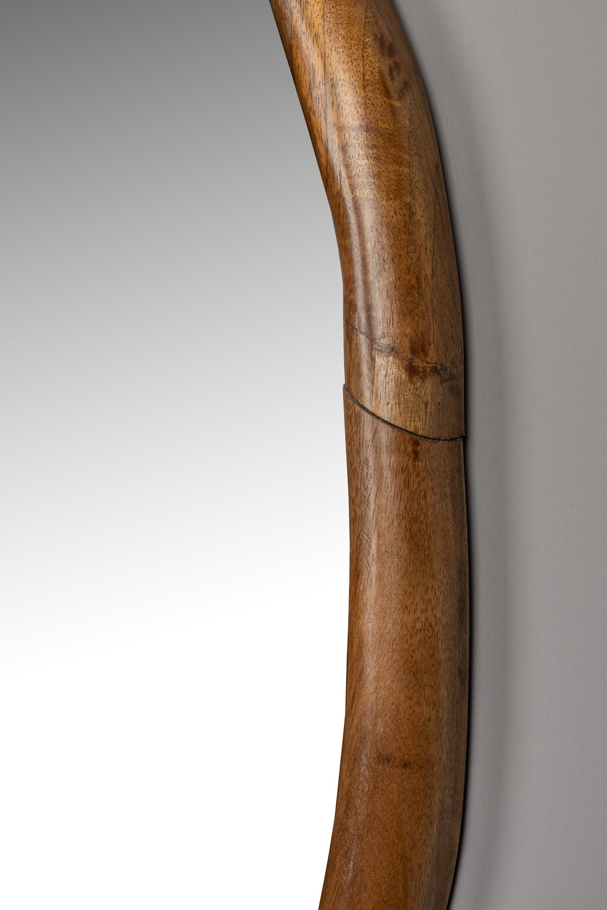 Spiegel Ashley in Walnuss präsentiert im Onlineshop von KAQTU Design AG. Wandspiegel ist von Dutchbone
