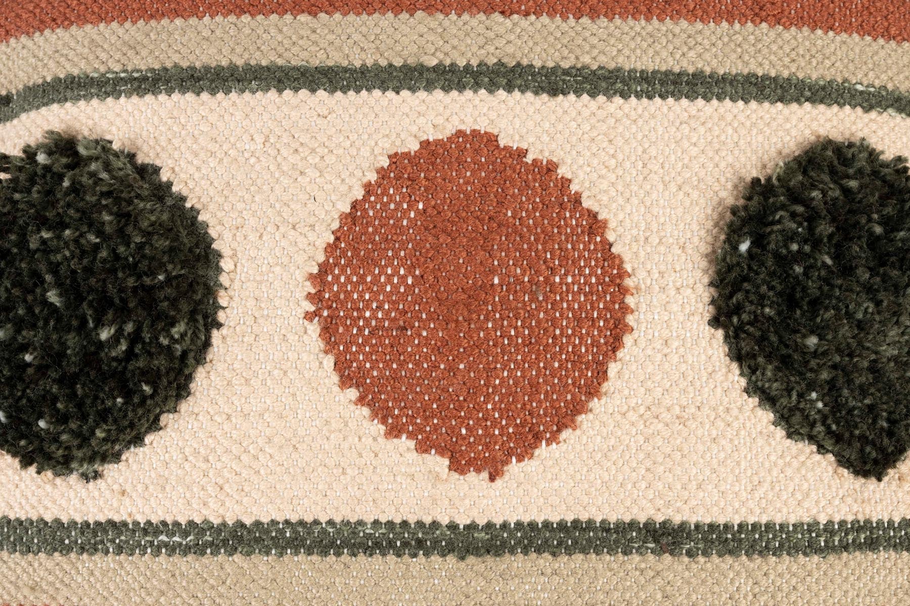 Kissen Haydon Stripe 45x45 in Beige präsentiert im Onlineshop von KAQTU Design AG. Deko Kissen ist von Dutchbone