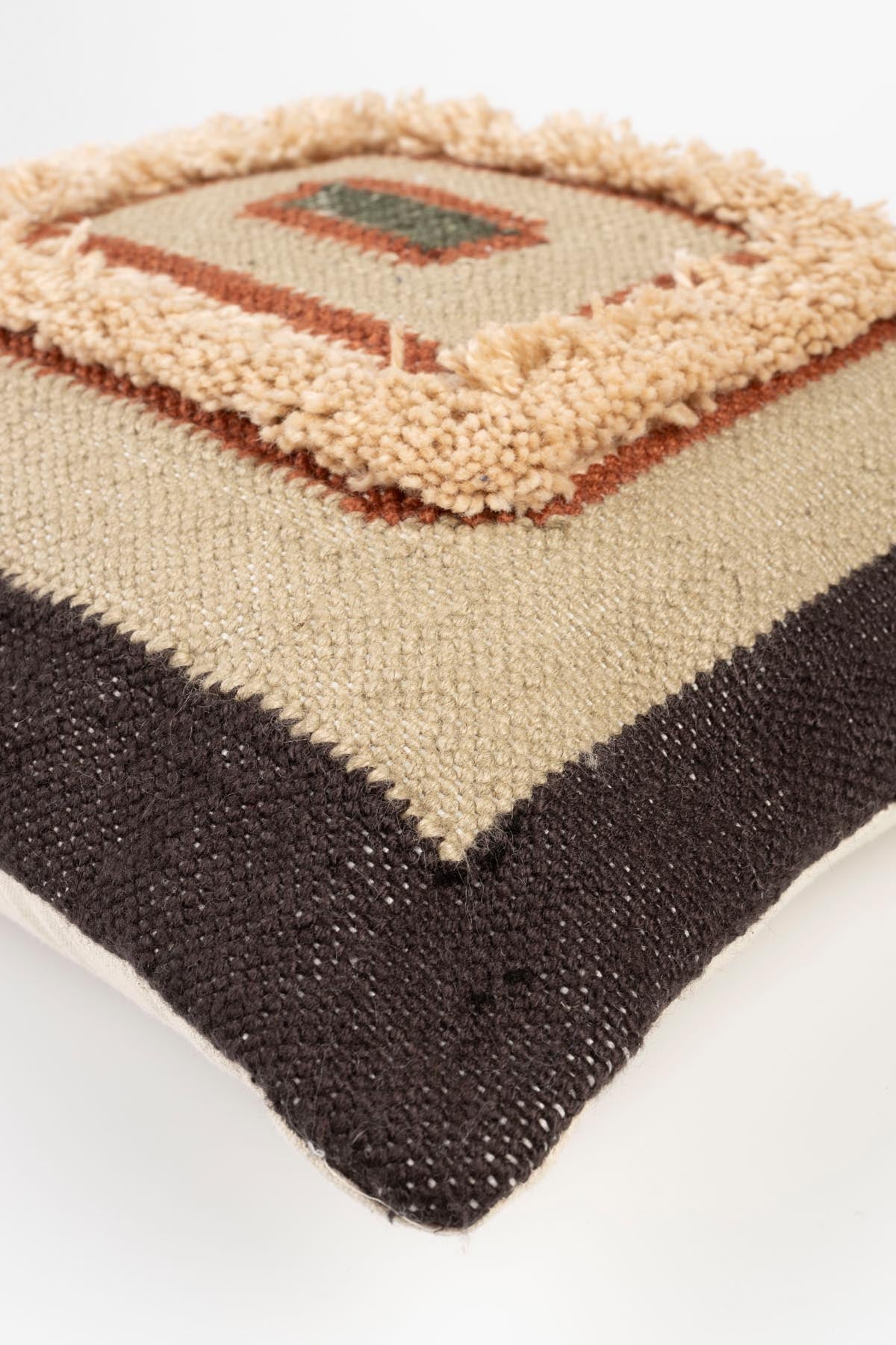 Kissen Haydon Square 45x45 in Beige präsentiert im Onlineshop von KAQTU Design AG. Deko Kissen ist von Dutchbone