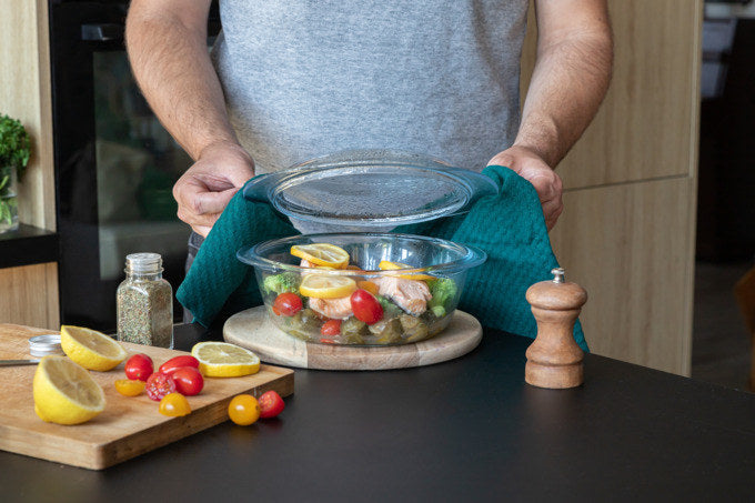 PYREX Kasserolle mit Deckel rund 1.3 l in Transparent präsentiert im Onlineshop von KAQTU Design AG. Kochtopf ist von PYREX