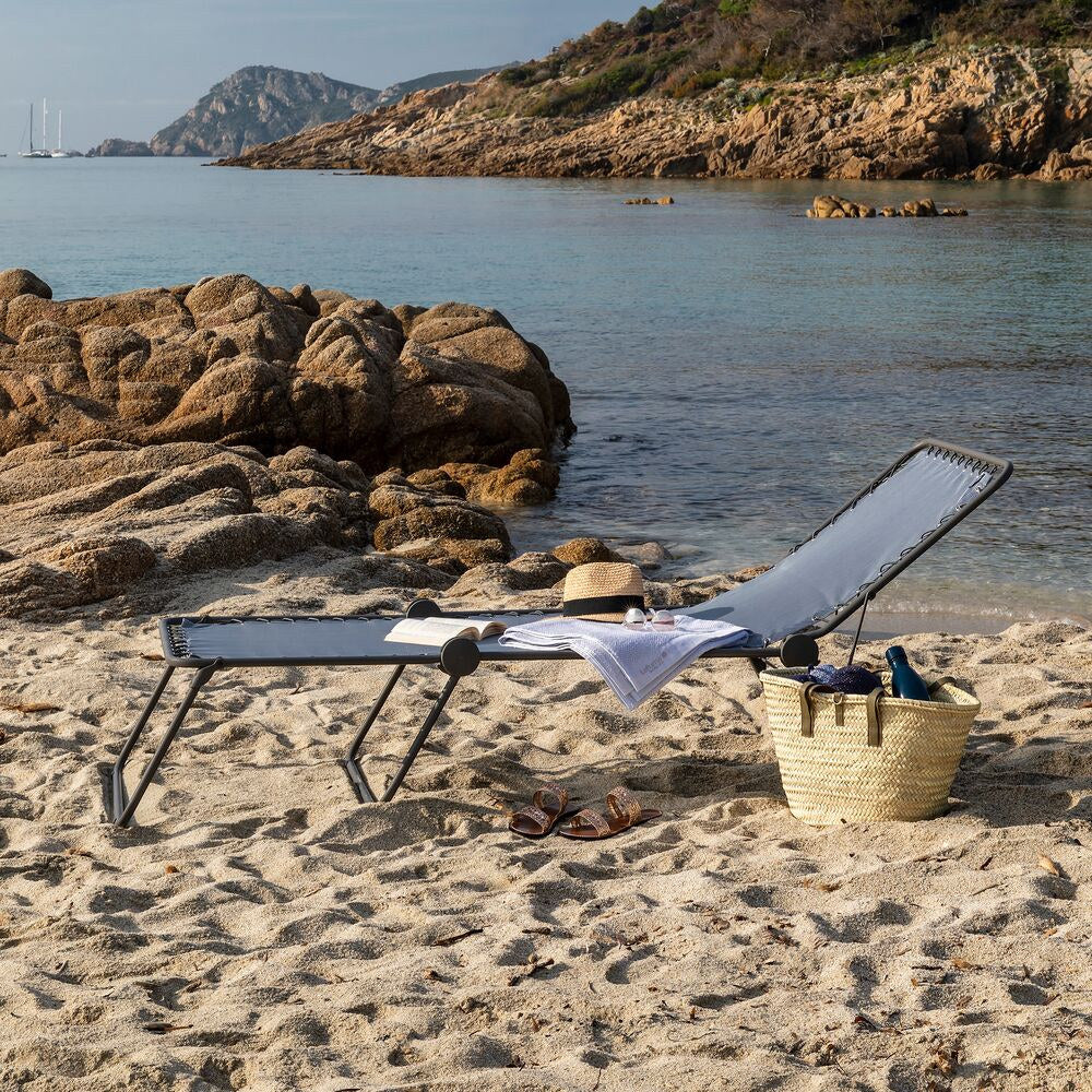 LAFUMA Liege Siesta ocean titane in Ocean, Blau, Titane, Grau präsentiert im Onlineshop von KAQTU Design AG. Liegestuhl ist von LAFUMA