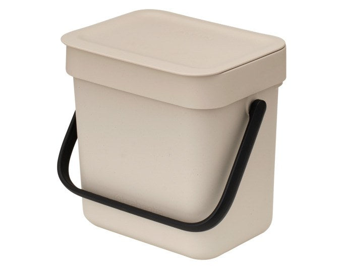 BRABANTIA Abfallbehälter Sort&Go in soft beige und weiss, kompakter Kunststoff-Mülleimer mit aufklappbarem Deckel, 3 Liter Volumen, für die Küche.