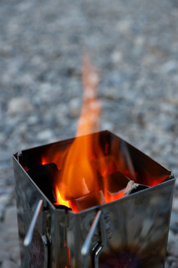MCBRIKETT Grillkohle Kokoko Cubes 8 kg in Schwarz präsentiert im Onlineshop von KAQTU Design AG. Grillkohle ist von MCBRIKETT