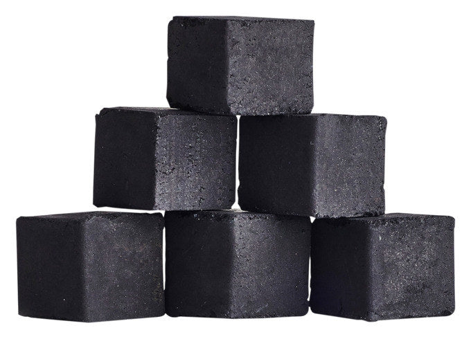 MCBRIKETT Grillkohle Kokoko Mini Cubes 1 kg in Schwarz präsentiert im Onlineshop von KAQTU Design AG. Grillkohle ist von MCBRIKETT