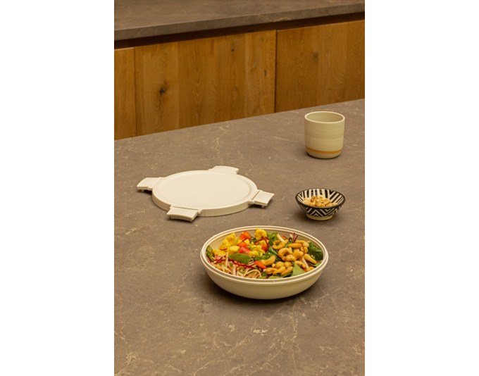 Quadratische BRABANTIA Lunchschüssel in Soft Beige mit weissem Deckel, Kunststoff, Klickverschluss, Fassungsvermögen 1 Liter.