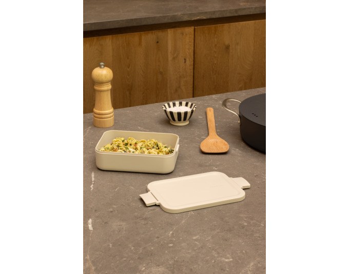 BRABANTIA Lunchbox Make & Take aus Kunststoff in Soft beige und Weiss mit Klippverschluss-Deckel, rechteckige Form, 1.1 Liter Fassungsvermögen.