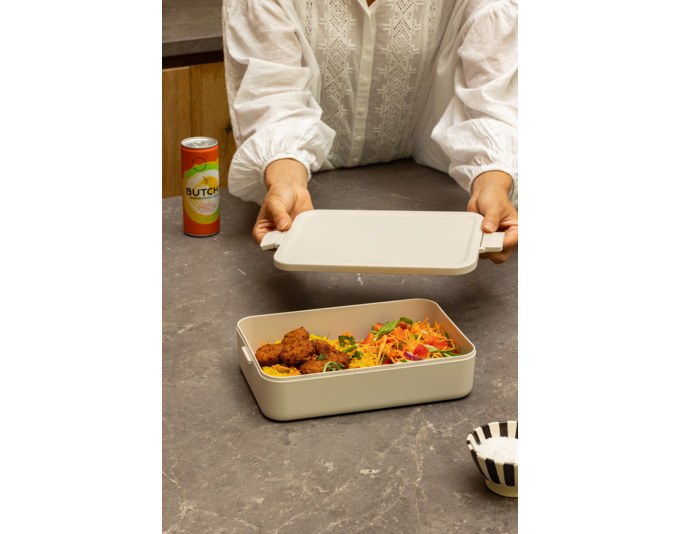 BRABANTIA Lunchbox Make & Take in Soft Beige und Weiss, rechteckige Form mit Deckel und Klickverschluss, Fassungsvermögen 2 Liter.