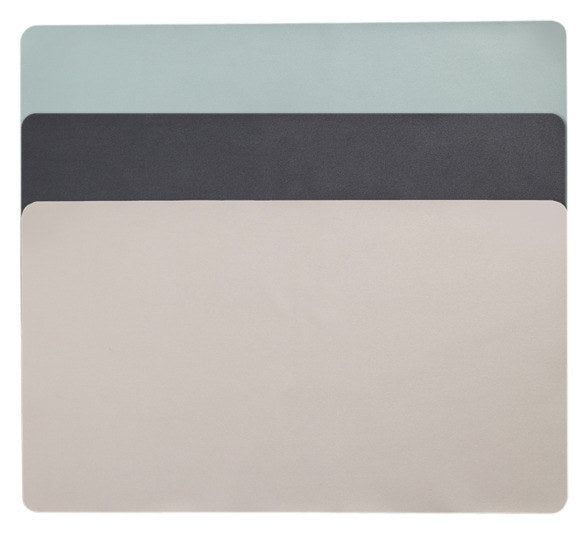 ZELLER Schreibtischunterlage schwarz 70x40 cm in Schwarz präsentiert im Onlineshop von KAQTU Design AG. Bürozubehör ist von ZELLER PRESENT
