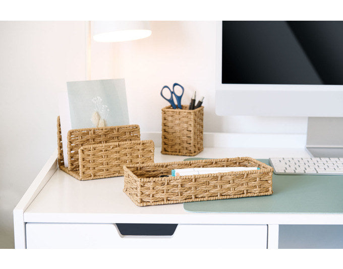 ZELLER Stiftebecher Papiergeflecht 8x8x10.7 cm in Natur, Braun präsentiert im Onlineshop von KAQTU Design AG. Bürozubehör ist von ZELLER PRESENT