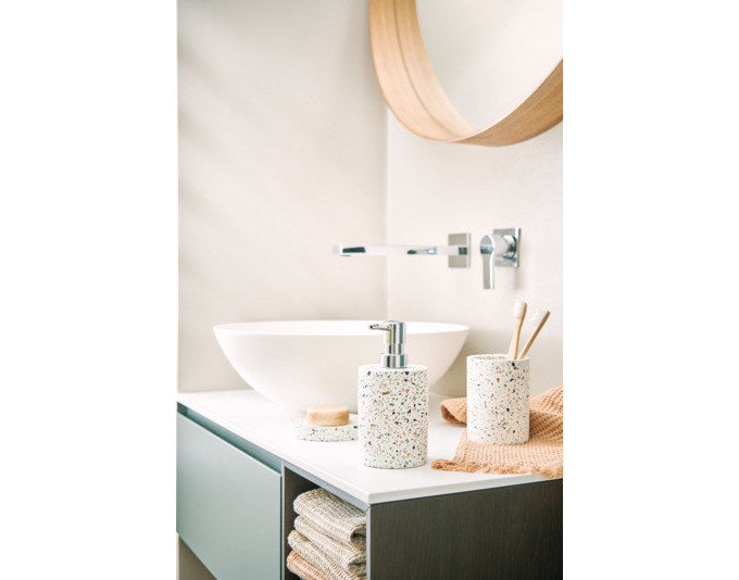 ZELLER Seifenschale Terrazzo ø 11.6x2 cm in Weiss, Gemustert präsentiert im Onlineshop von KAQTU Design AG. Seifenspender ist von ZELLER PRESENT