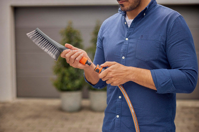 GARDENA Cleansystem Grundausstattung S soft in Schwarz, Orange präsentiert im Onlineshop von KAQTU Design AG. Gartenpflege ist von GARDENA