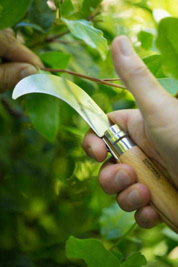 OPINEL Messer Nr. 10 Gartenhippe Buchenholzgriff in Box 10 cm in Silber, Natur, Braun präsentiert im Onlineshop von KAQTU Design AG. Küchenmesser ist von OPINEL