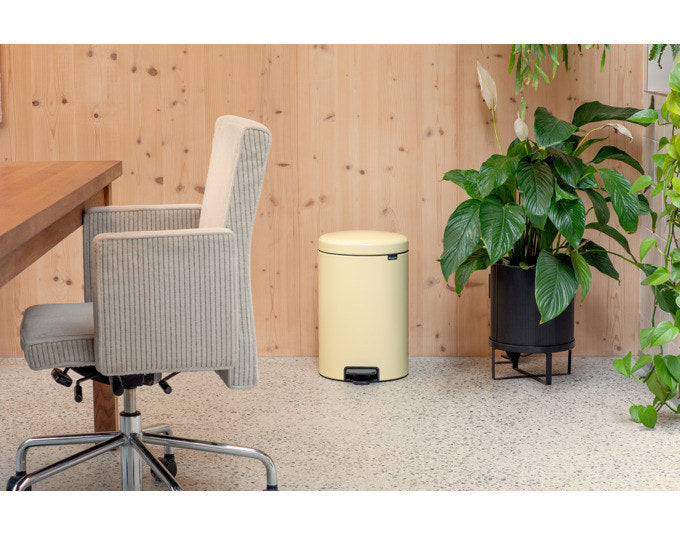 BRABANTIA Treteimer NewIcon mellow yellow 12 l in Mellow yellow, Gelb präsentiert im Onlineshop von KAQTU Design AG. Treteimer ist von BRABANTIA