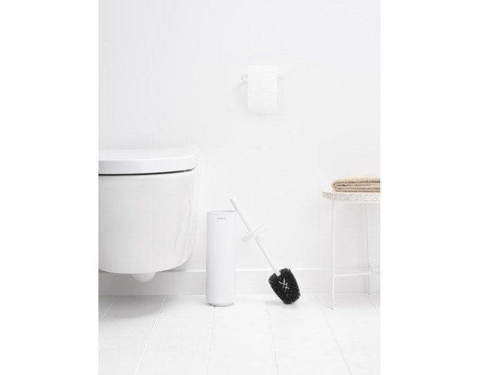 BRABANTIA WC Bürstengarnitur MindSet mit Wandhalter fresh white in Fresh white, Weiss präsentiert im Onlineshop von KAQTU Design AG. Toilettenbürste ist von BRABANTIA