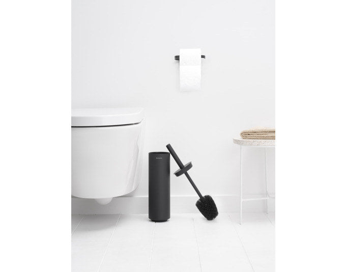 BRABANTIA WC Bürstengarnitur MindSet mit Wandhalter infinite grey in Infinit grey, Grau präsentiert im Onlineshop von KAQTU Design AG. Toilettenbürste ist von BRABANTIA