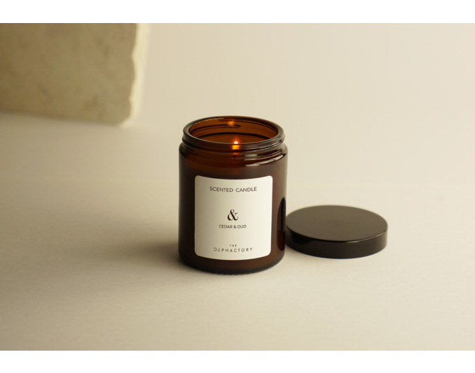 THE OLPHACTORY Duftkerze S Cedar & Oud 135 g 30 h in Braun präsentiert im Onlineshop von KAQTU Design AG. Duftkerze ist von THE OLPHACTORY