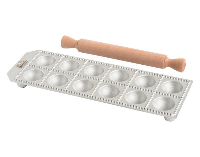MARCATO Ravioliform Classic Line 12er Aluminium-Druckguss mit Nudelholz ø 55 mm in Silber, Natur, Braun präsentiert im Onlineshop von KAQTU Design AG. Pasta ist von MARCATO