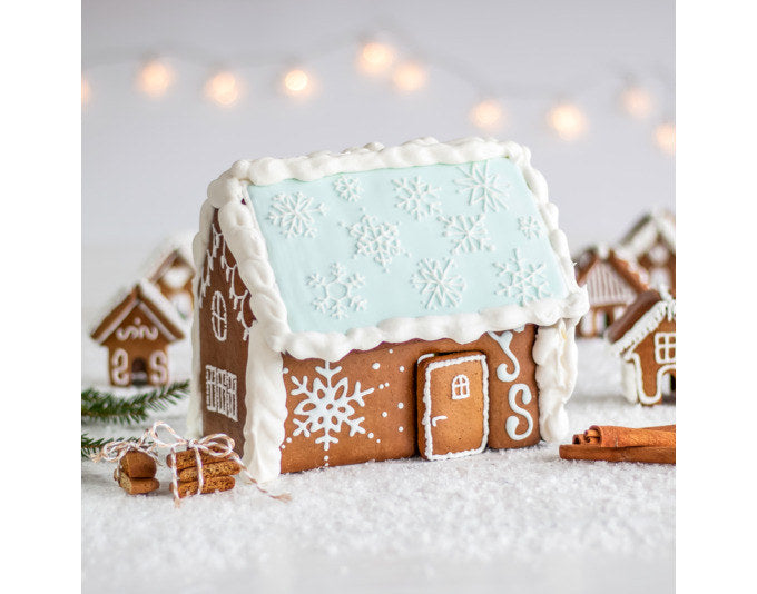 STÄDTER Ausstecher Set Hexenhaus / Lebkuchenhaus 7-teilig 15x19x21 cm grün in Grün präsentiert im Onlineshop von KAQTU Design AG. Ausstecher ist von STÄDTER