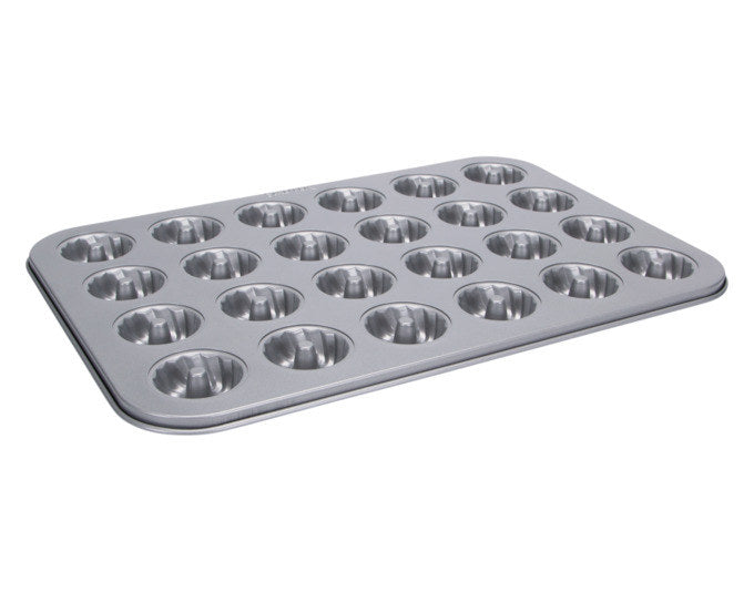 STÄDTER Backblech Gugelhupf-Konfekt 38x26 cm 24er silber We love Baking in Silber präsentiert im Onlineshop von KAQTU Design AG. Gugelhopfformen ist von STÄDTER