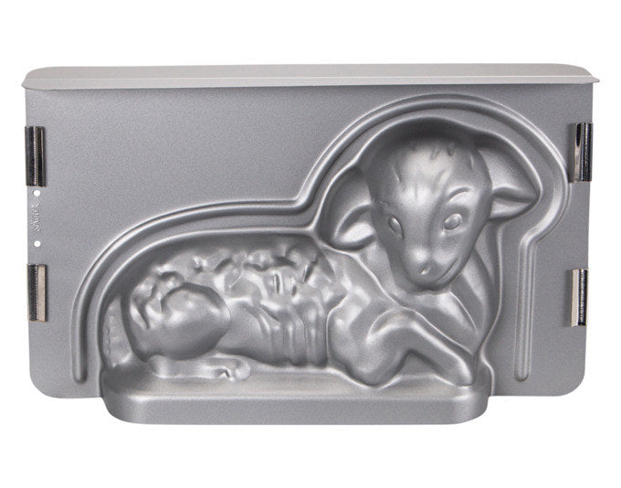 STÄDTER Backform 3D Osterlamm 36x22x9.5 cm silber We love Baking in Silber präsentiert im Onlineshop von KAQTU Design AG. Backformen ist von STÄDTER